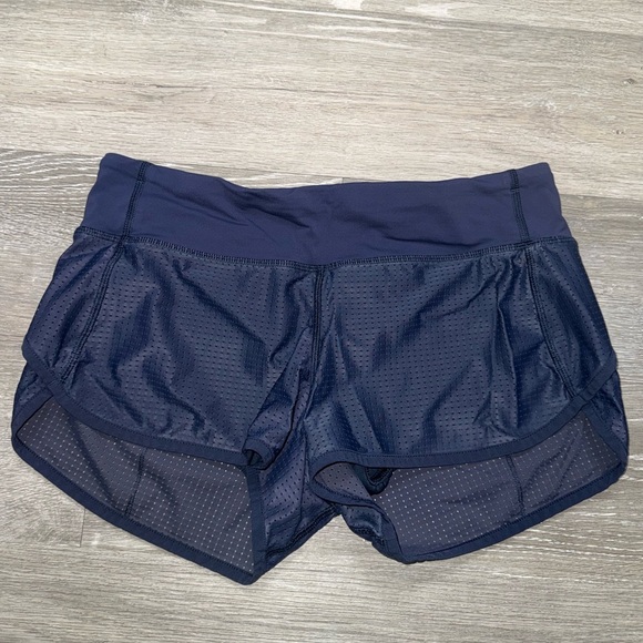Lululemon speed up mesh limited edition shorts size 6 - Picture 3 of 8